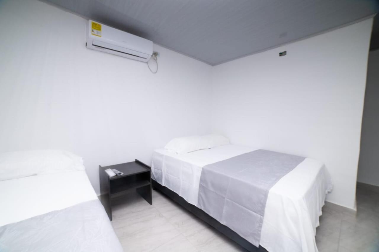 Tropical Hostal *